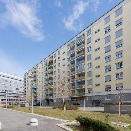 Cute And Sunny Studio In Zagreb With Balcony & Free Parking Exteriör bild