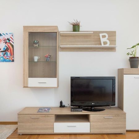 Cute And Sunny Studio In Zagreb With Balcony & Free Parking Exteriör bild
