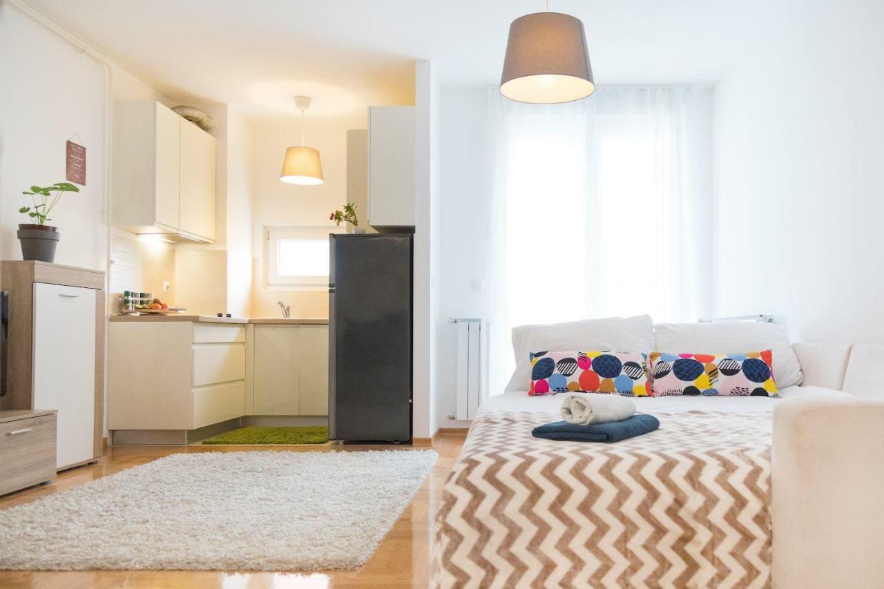 Cute And Sunny Studio In Zagreb With Balcony & Free Parking Exteriör bild